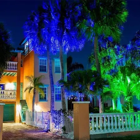 Tropical Luxury Pool Home By The Beach With Roof Top Lounge Centrally Located On Anna Maria Island